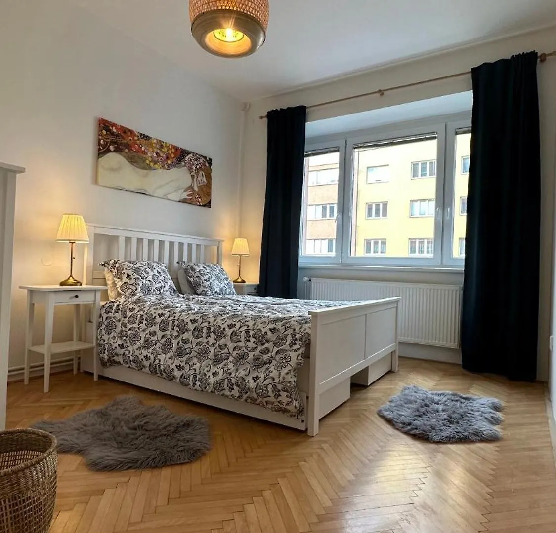 Apartment Apartman S Balkonem U Parku & 15 Minut Do Centra Brno