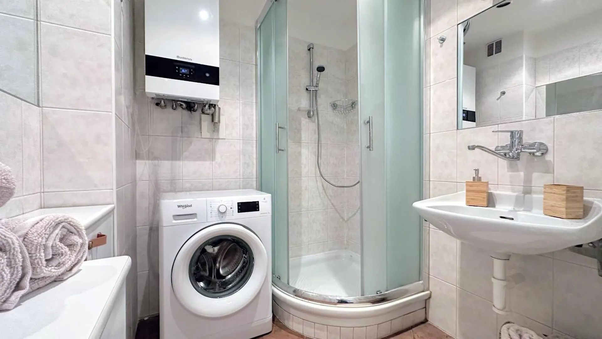 Apartman S Balkonem U Parku & 15 Minut Do Centra Brno 0*,